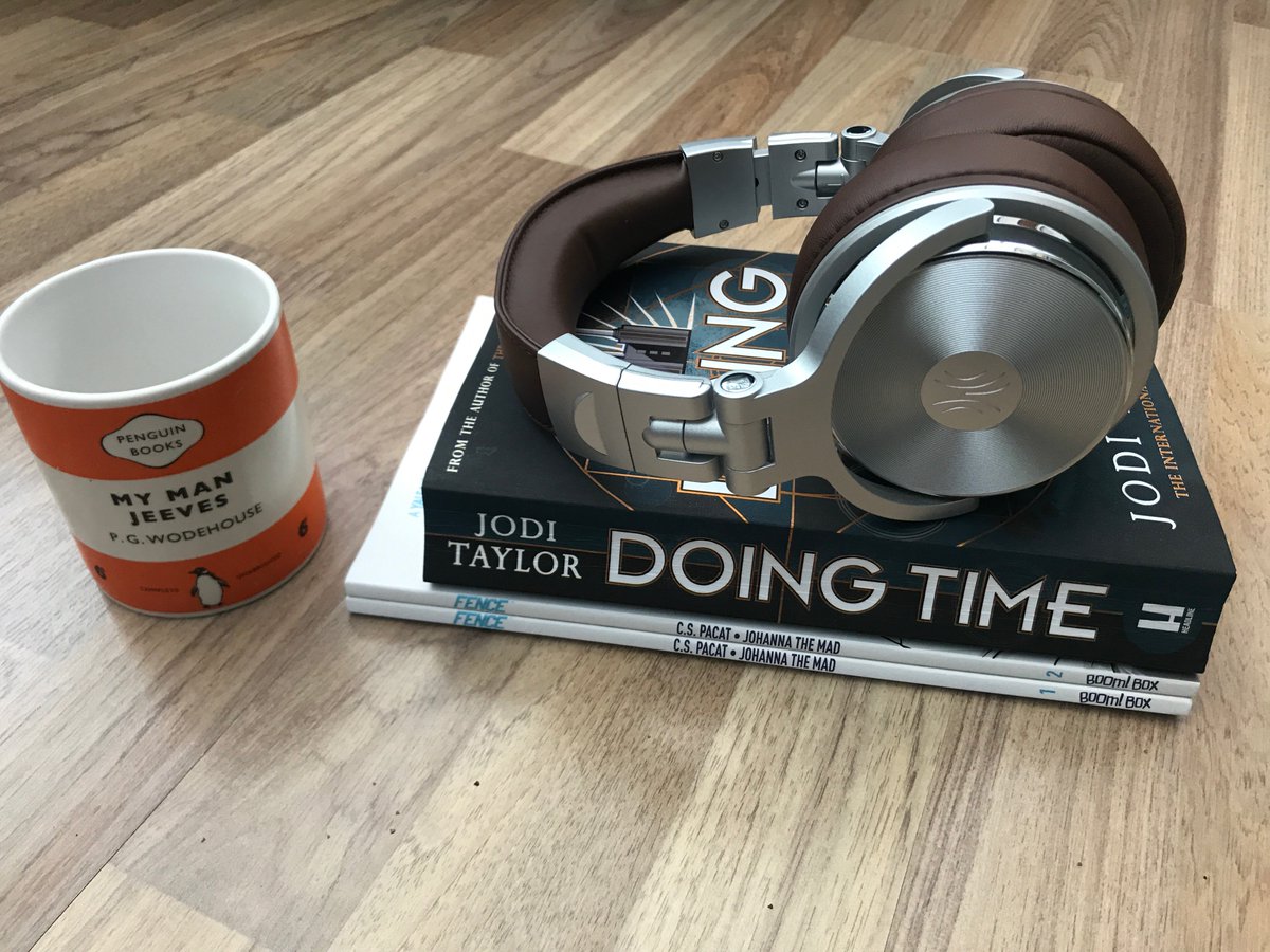 QuickBookRevie3's tweet image. New Podcast Episode! We have the new release #DoingTime by @joditaylorbooks, 2 audiobooks &amp;amp; a #GraphicNovel. News about @Hayfestival &amp;amp; #Victober readathon. I also discuss biscuits + how to rate books compared to films.  #bookcast  #reading @headlinepg podcasts.apple.com/gb/podcast/qui…