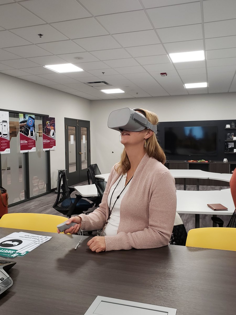 Cenli's tweet photo. More @JJKeller Technology Day fun! @newitalliance Director tests out VR technology #JJKTechDay #JJKDevs #JJKTech https://t.co/9ZDPY5XYQj