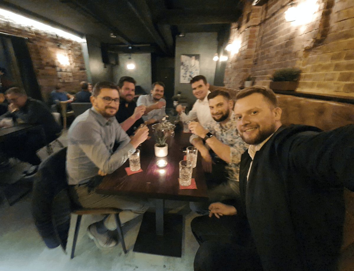 MasterBorn_com's tweet photo. W zeszłym tygodniu byliśmy na konferencji SoDA czyli Software Development Association Poland. Musimy przyznać, że działo się wiele... również merytorycznie. ;) i nawet udało się przekazać ważny komunikat Premierowi naszego kochanego kraju. ;D ;-) https://t.co/9ZnZ3dYI8Z
