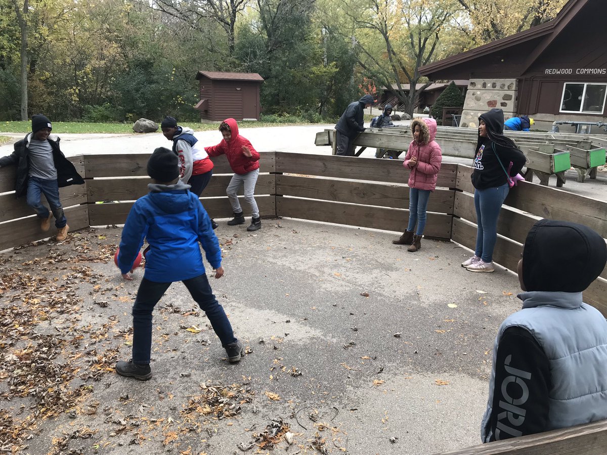 MrsRadeke's tweet photo. Playing a serious game of GaGa Ball @MrsRadeke @TheHornetsHive #ODE19 https://t.co/VRrKalWuOd