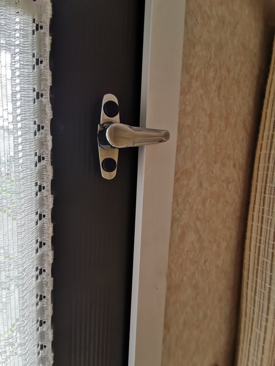 Ltlocksmiths's tweet photo. Added security to an older aluminium static cavavan door today. With cavavan season coming to an end now the best time to get them Secure over the winter period https://t.co/JrDm6hbDBs