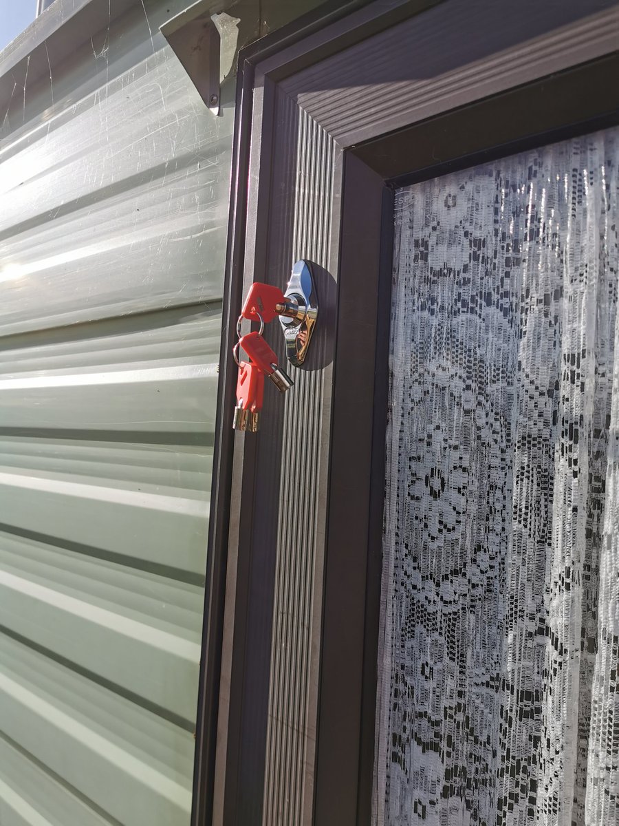 Ltlocksmiths's tweet photo. Added security to an older aluminium static cavavan door today. With cavavan season coming to an end now the best time to get them Secure over the winter period https://t.co/JrDm6hbDBs