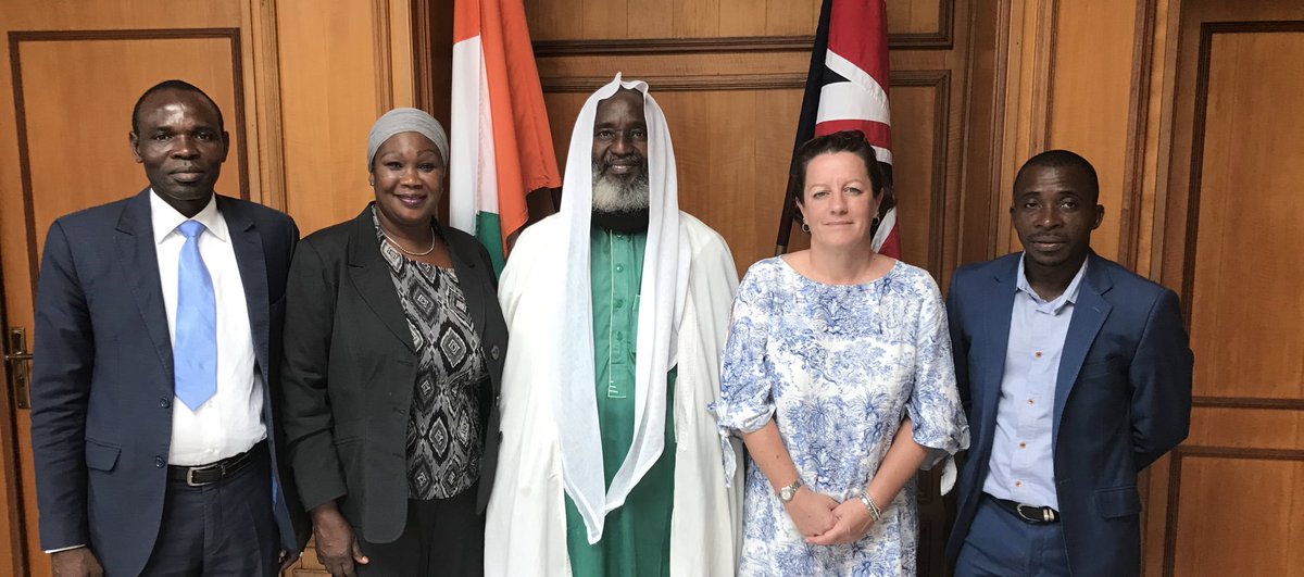 Les grandes rencontres font naître les grands espoirs. En ma qualité d'Assistant au Coordonnateur de la POECI. Je viens de bénéficier de temps d'échanges auprès de mes supérieurs, avec l'Ambassadrice de la Grande Bretagne en Côte d'Ivoire. Merci