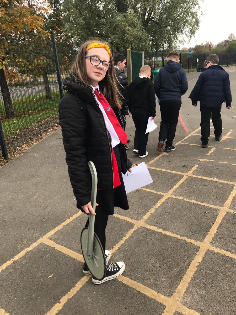 AntoninePrimary's tweet image. P7 working collaboratively to solve the pupil initiated question:  “How many £5 notes would you need to cover the playground ? “ as part of their Erasmus+ project. #problesolving #outdoorlearning