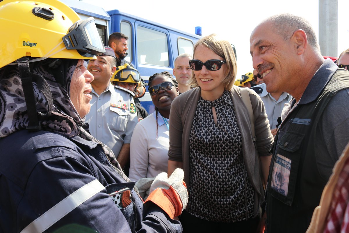ZaatariCamp's tweet photo. Advanced Training Course in First Aid, Fire fighting &amp; flood prevention to the refugees @ZaatariCamp by 🇯🇴 General Civil Defense and 🇩🇪 @THWLeitung specialists, @GermanyAmman is there to support 🚒🧯👩🏻‍🚒👨🏻‍🚒  SRAD GCD &amp; THW 👏🏻👍🏻🤝
@UNHCRJordan.  #winterizationplan. #standwithrefugees https://t.co/Xk5S7tpc4j