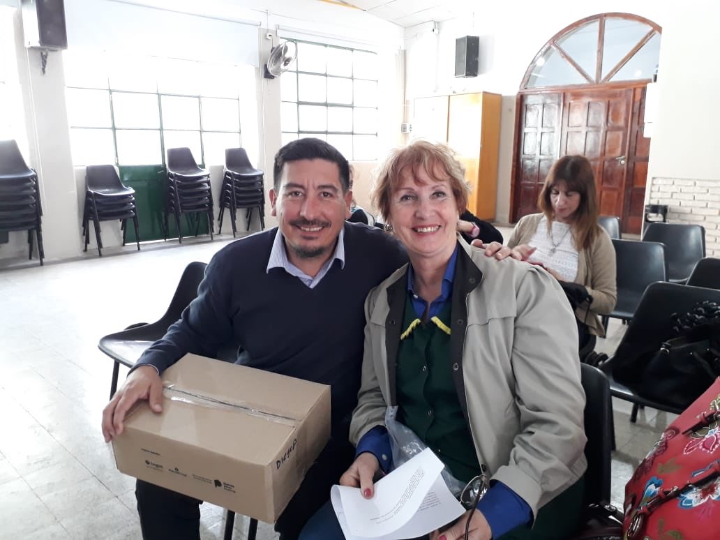 JDiegep's tweet photo. Acompañamos al INSTITUTO MAIPU de San Martín en la entrega de los Kits de Robótica. Sumando cultura digital, felicitaciones!!👏👏👏https://t.co/ZtREBZqga2 @adriana_frega @JuanCruz_R @rocio_fonta @MartinRozas https://t.co/OteeIyPjBJ