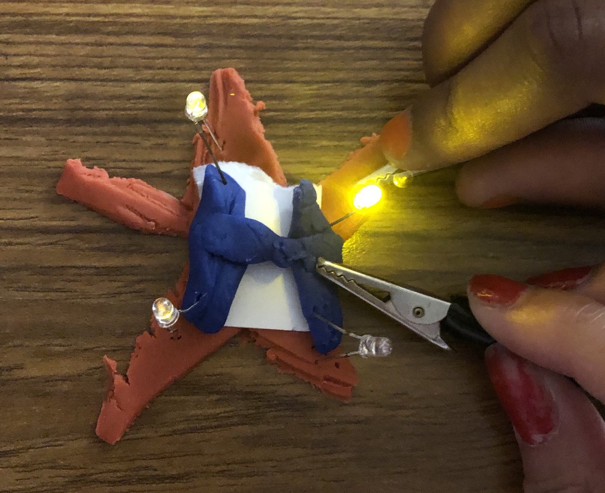 Squishy circuits in the lab today! #ilovesse <a href="/StanleyStampede/">Stan C. & Patsy Stanley Elementary School</a> #goAstros #takeitback