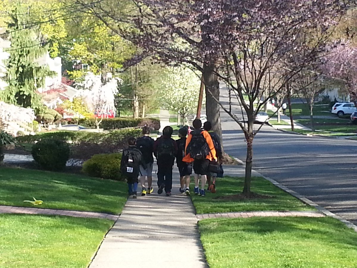It's Week 6 of Fall 2019 Walker Walks...our last and final week! Even after the challenge ends, why not keep walking? You’ve gotten some exercise, avoided traffic jams, and maybe spent some extra time with friends. Walking: It’s What’s for School Transportation! #jhwms
