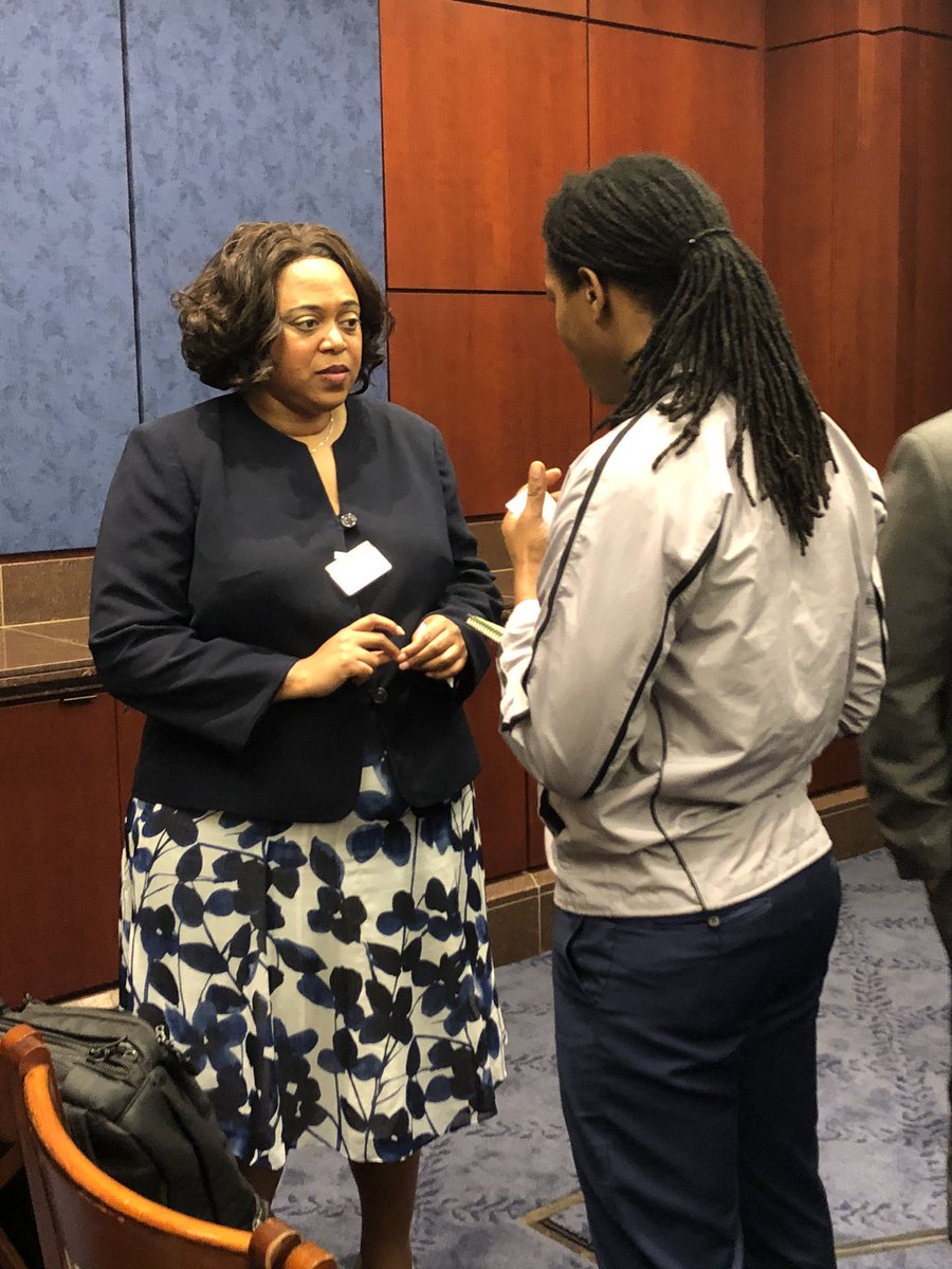 My great colleague @monique_chism speaks with attendees after a Hill briefing on #educatorretention, co-sponsored by @AIRInforms and @WestEd
