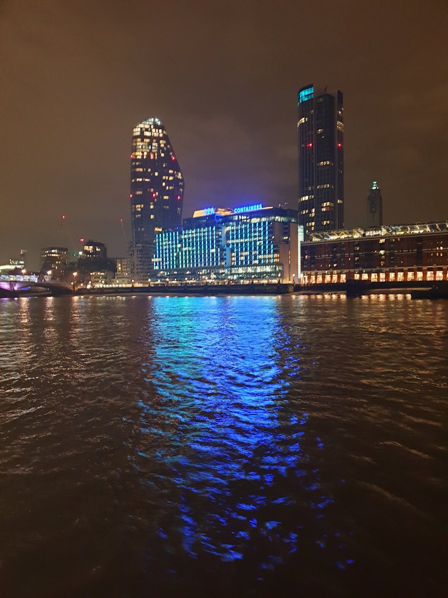 October #londonskyline Samsung note9
#RiversTuesday