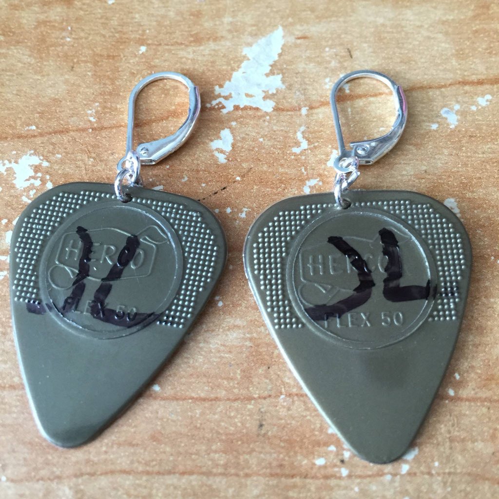 JonathanLea14's tweet photo. My initialed picks, converted to earrings by Andrea in New Jersey.
#HercoPicks
@jimdunlopusa https://t.co/MJV6RxcQWq