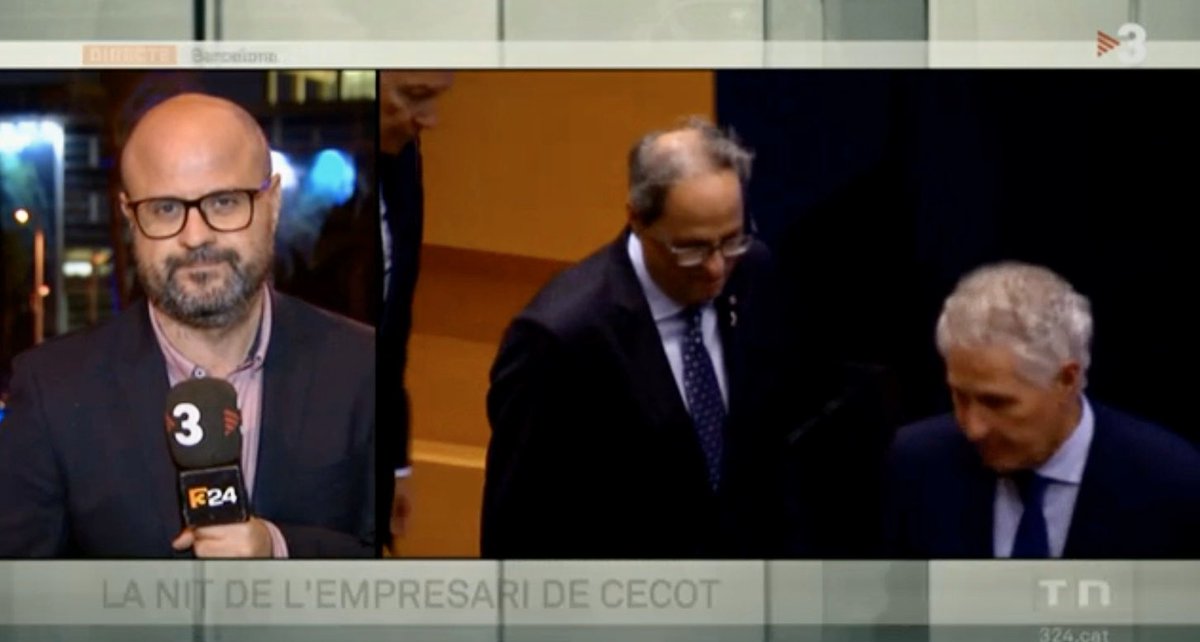 ElsSpinDoctors's tweet image. A la dreta, precedint el president @QuimTorraiPla per indicar-li on li pertoca seure en l’acte de la @PatronalCecot, Carles Fabró, un pratenc que encapçala el Gabinet de Relacions Externes i Protocol del @govern 🙌🏼 #spindoctors #compol #compolin