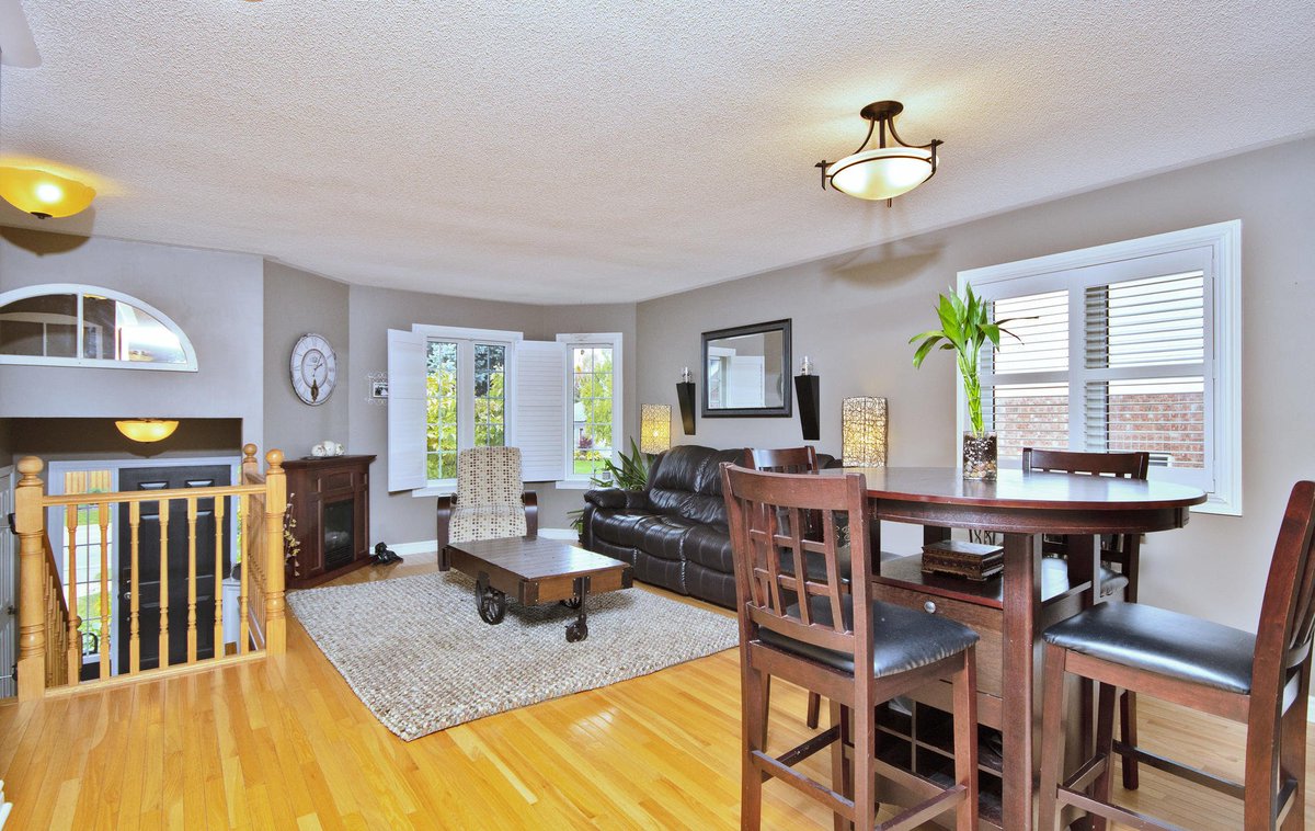 gvanbakel's tweet photo. JUST LISTED!
Very clean, 4 bedroom 2 bathroom family home close to schools, rec centre &amp; SERC site.
MLS # 30773698

https://t.co/bhTFi18mTb

#SuttonForSale #StratfordON #StratfordOntario https://t.co/dl9ryC3VBR