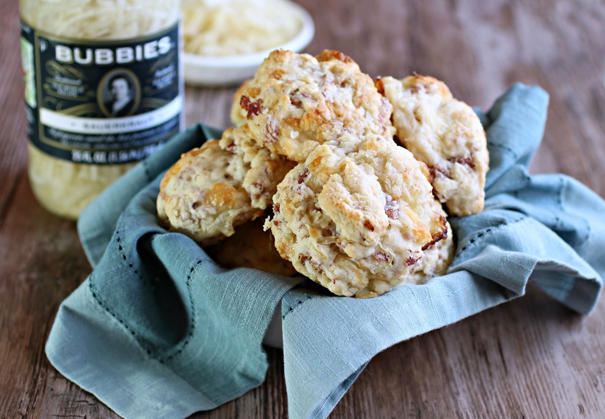Have you ever tried biscuits with #sauerkraut? These Reuben Biscuits by <a href="/bubbiespickles/">Bubbies Pickles</a> #Pickles are a must-try! buff.ly/2Q6aelP