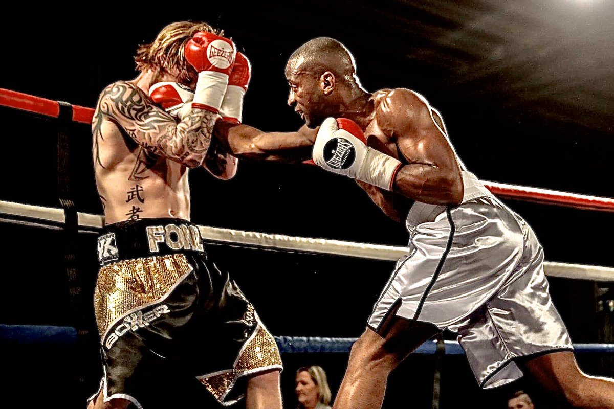 1 L, 2 op’s and 5 weeks notice. Been back training 1 week, and after a meeting with my manager today. As long as my elbow holds out, I’m looking to return on Sat 23rd November at Barnsley Metrodome. Tickets are £40. No ringside. Finally!!! We can refocus and #keepitmoving 👊🏾💥
