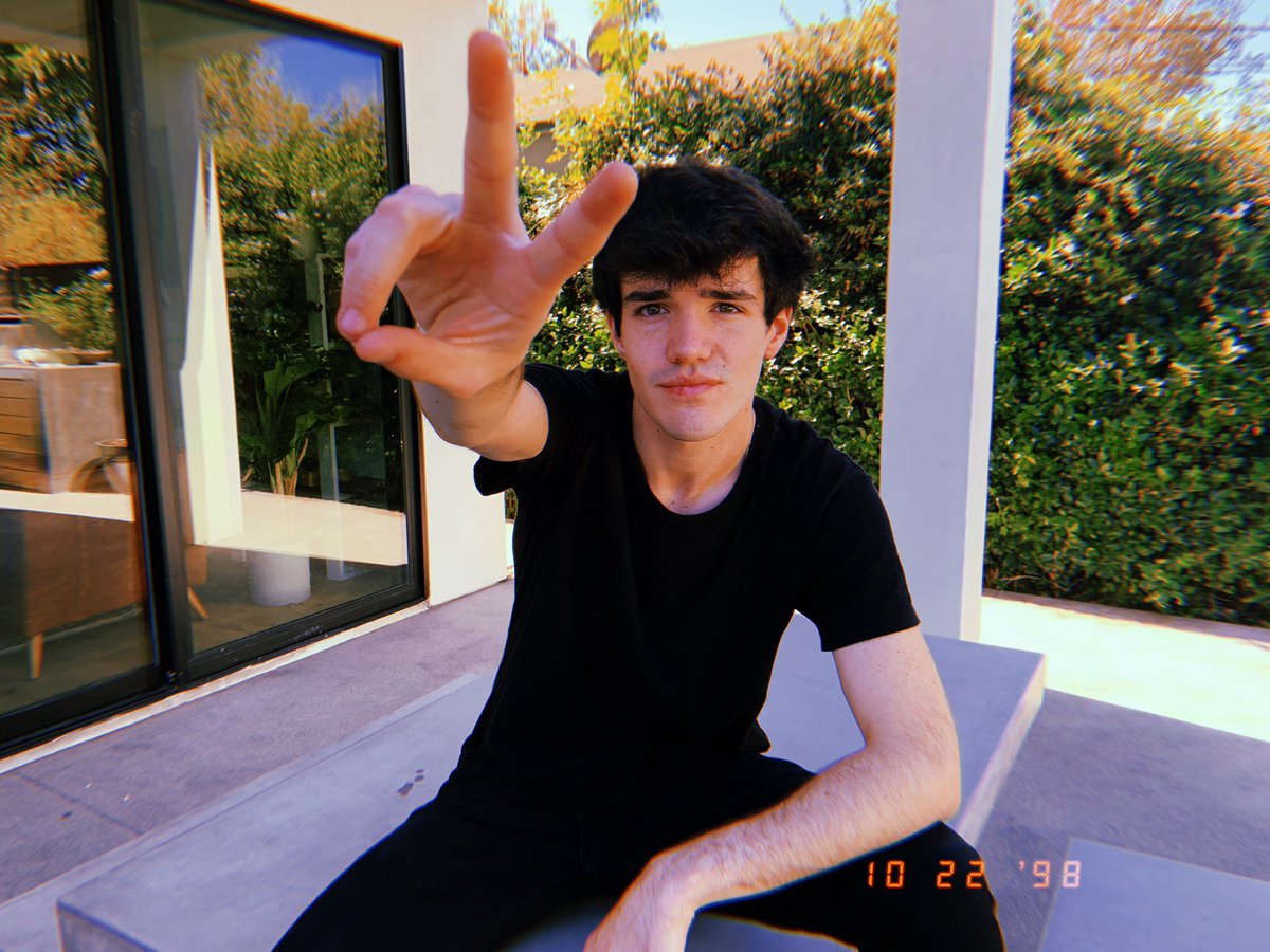 AaronCarpenter's tweet image. No Control. 10/25. Pre-save link in my bio