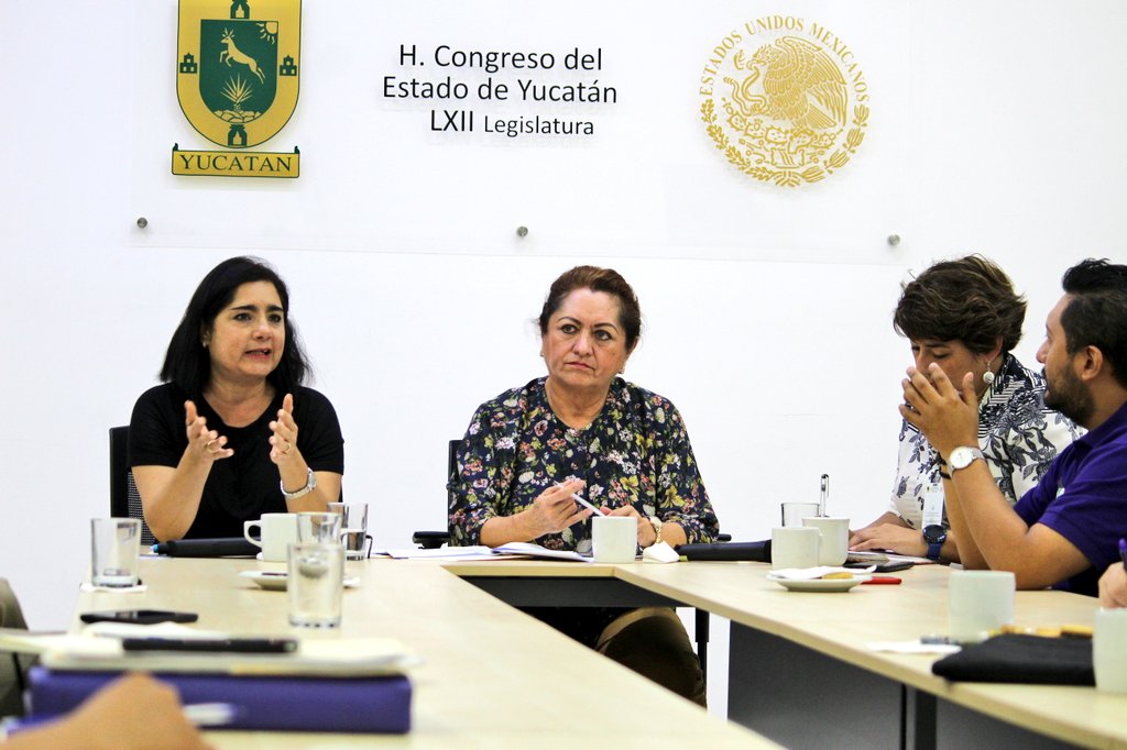 MilyRomeroYuc's tweet photo. En @MovCiudadanoYuc trabajamos de la mano de la ciudadanía para una mejor #movilidad en nuestro estado.
Hoy nos reunimos con el Grupo Multidisciplinario.
@MovCiudadanoMX @DanteDelgado @AyuntaMerida @uady_mx @RodriVazquezz #UniversidadMarista #CicloTurixes #Amfomy #Minis2000 https://t.co/AGjuQy5TAu