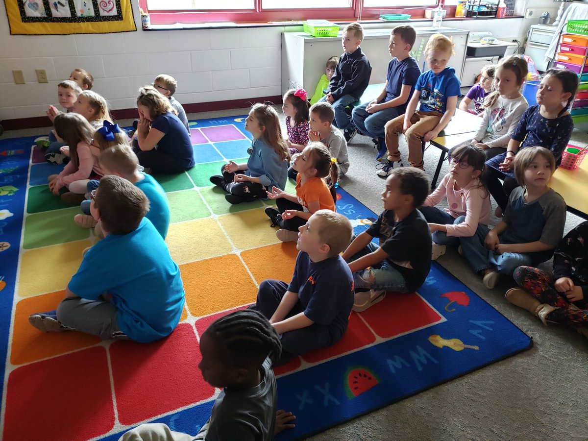 MrsLyndaker1's tweet photo. Mindfulness😍 #westcarthageES https://t.co/h8ImFXOLrO