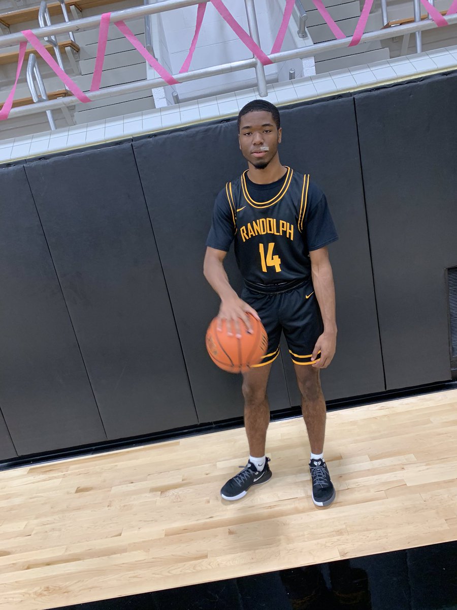 JLOWE__10's tweet image. freshman year bouta go crazyyy, this one for you coach  🤞🏾‼️ #LLCP 🖤