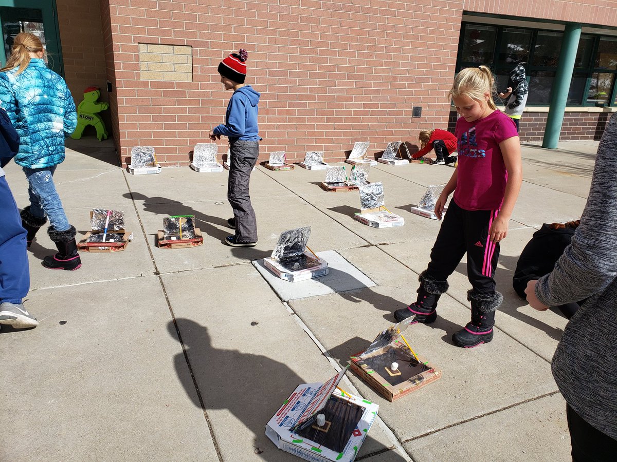 SCE_MrsStys's tweet photo. We used the sun and our solar ovens to cook a tasty treat today!
#SCoveEl #solarrocks @CrysLaneMiller @karleighschurr1 https://t.co/oX6X4uciw1