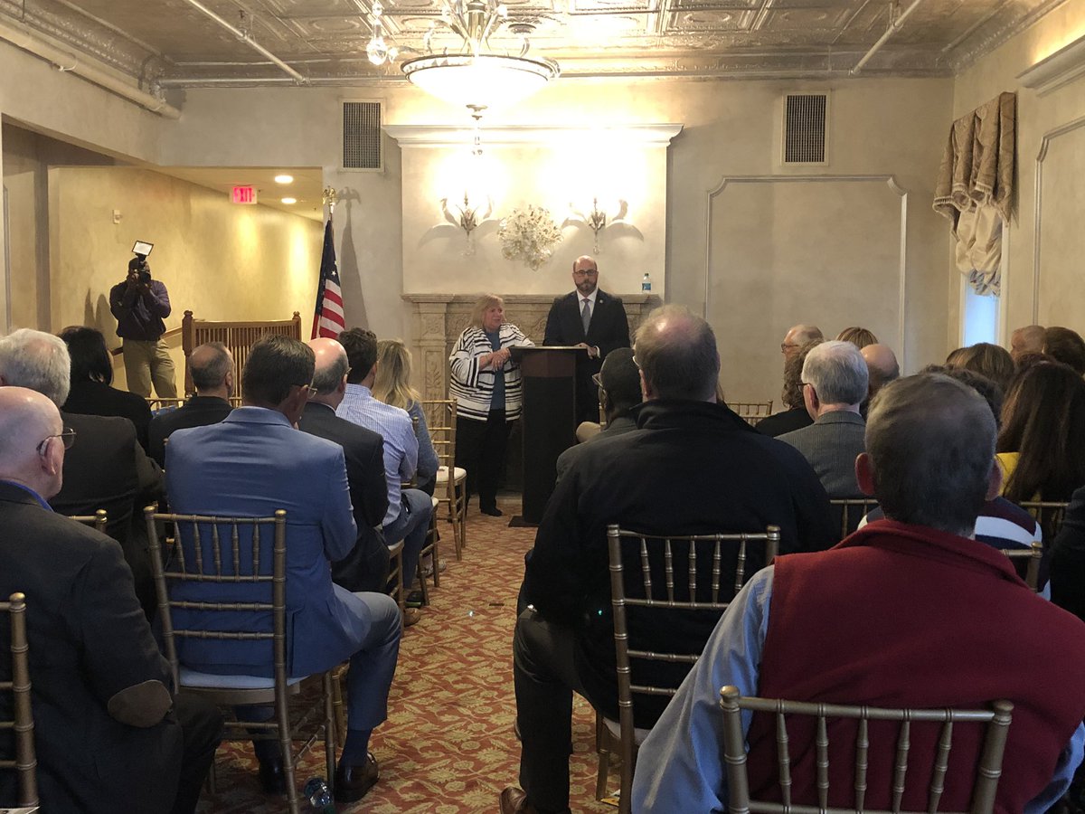 LSCU’s Jared Ross and Cindy Connelly brief CU advocates on important federal legislative issues for tomorrow’s hill visits.  #HikeTheHill #CreditUnions