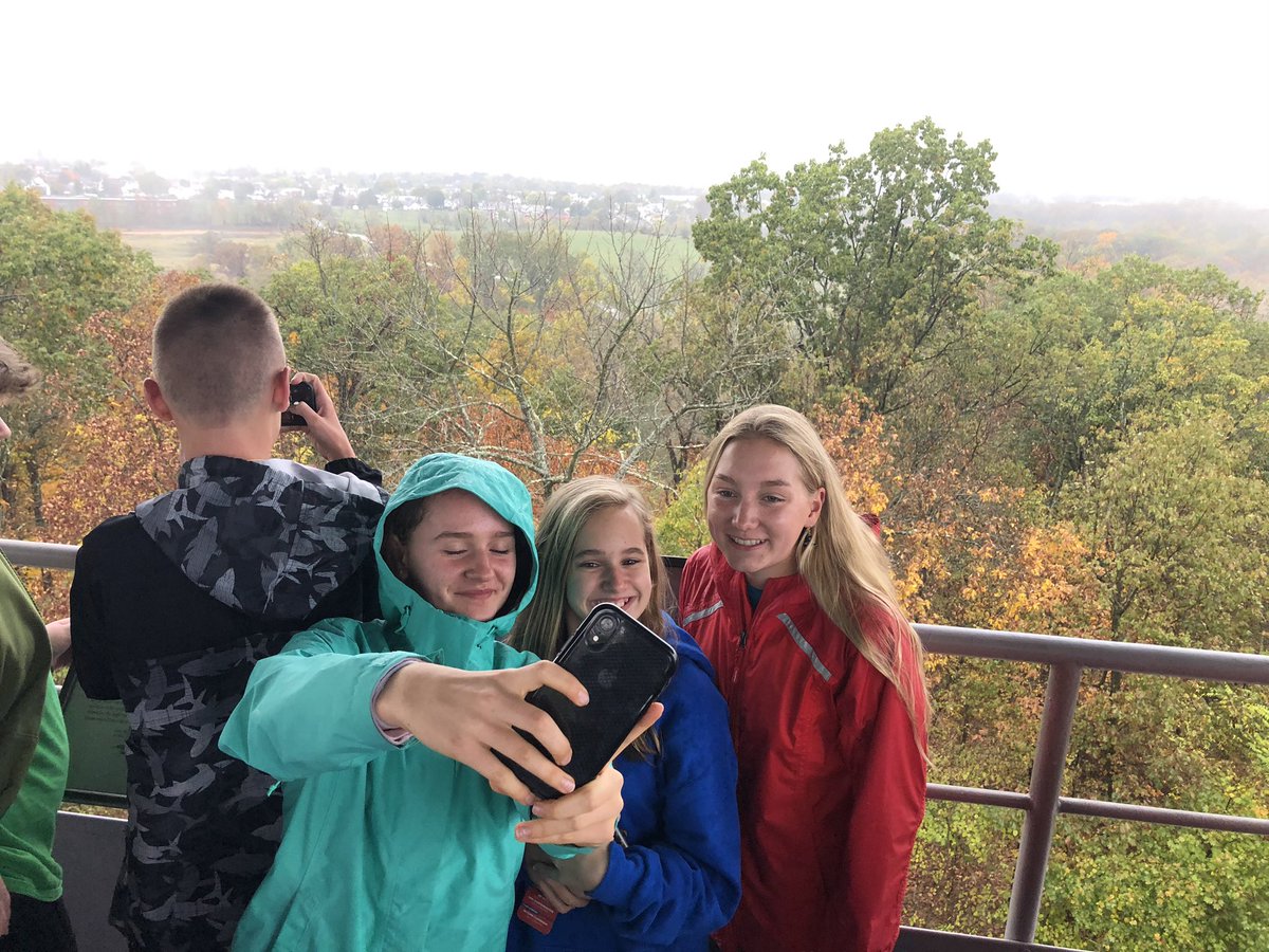 BunsoldMiddle's tweet photo. Bus 2 at Gettysburg battle field. Phil is are guide. #highgroundgood #holesbad #lookleftlookright #ptbm @BunsoldMS https://t.co/pFBweOa84V