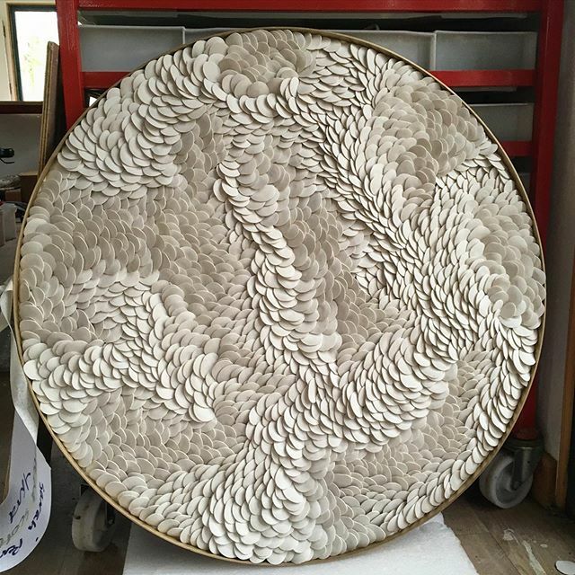 FenellaElms's tweet photo. Commission for Great Scotland Yard Hotel - thank you @alexhammersleyart .
.
#porcelain #flow #hotelart #hardbutsoft #texture #barandrestaurantdesign #commission #hotelinterior #hotelinteriordesign https://t.co/ZKM4tW5dLR https://t.co/UIVQDGDDOk