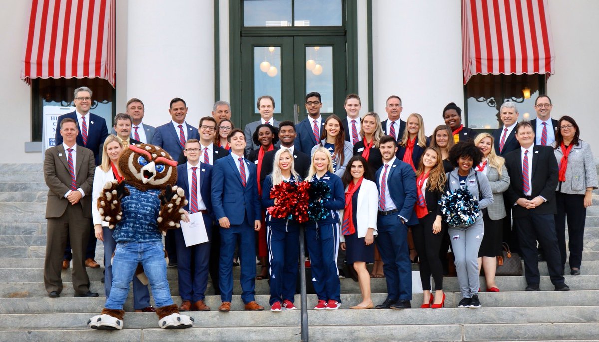 FAUOwlAdvocates's tweet photo. That’s a wrap! We had a wonderful time at the Capitol for #FAUDay 2019! #GoOwls #FAU https://t.co/FZOFTH5yct