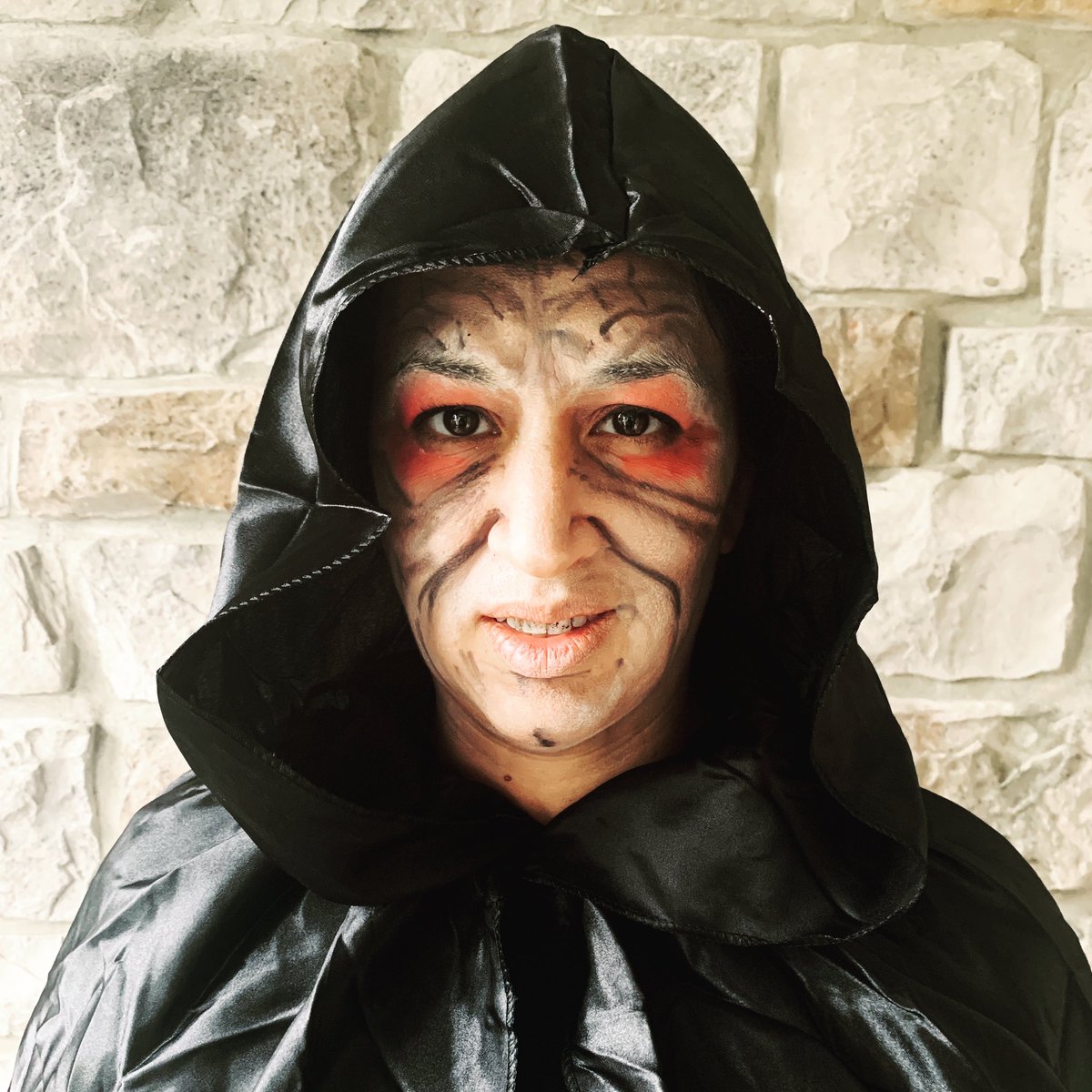 LolaLambchops's tweet photo. “Long have I waited. And now your coming together is your undoing.”
#BusStopCostumes
#TheRiseofSkywalker https://t.co/npJaIYS2J8