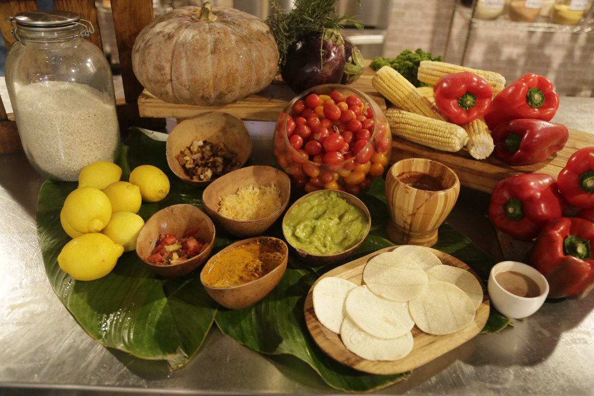 TopChefPa's tweet photo. 😍 😍 Qué delicia de platos!! ¡Buen trabajo chicos! 👏 #TopChefPA 📺 https://t.co/r1fC7vsfWB