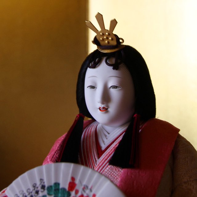 O Xrhsths Krajan Sto Twitter 昨日の天皇皇后即位の礼は平安時代を呼び起こす趣きを感じました 皇后雅子さまの髪型は 平安から始まったといわれる お垂髪 おすべらかし 様式美を感じました 即位礼正殿の儀 おすべらかし 平安時代 女性のヘアケア 大変な O Xrhsths Krajan Sto Twitter 昨日の天皇皇后即位の礼は平安時代を呼び起こす趣きを感じました 皇后雅子さまの髪型は 平安から始まったといわれる お垂髪 おすべらかし 様式美を感じました 即位礼正殿の儀 おすべらかし 平安時代 女性のヘアケア 大変な
