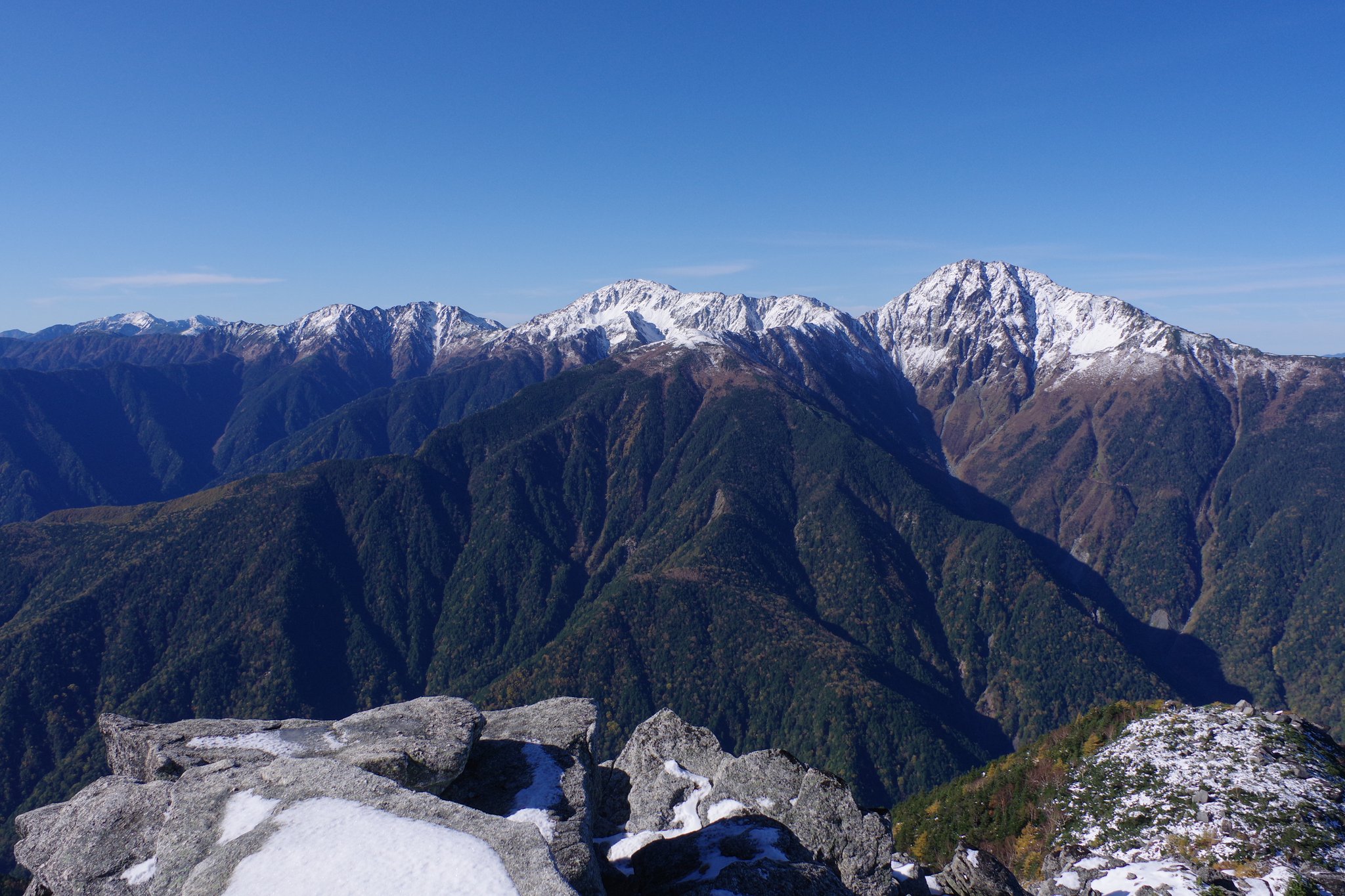 鳳凰小屋 白峰三山 北岳 間ノ岳 農鳥岳 観音岳 こういう景色に出逢うと 山をやっていてよかったなぁと心から思います T Co Iynzxyqupo Twitter