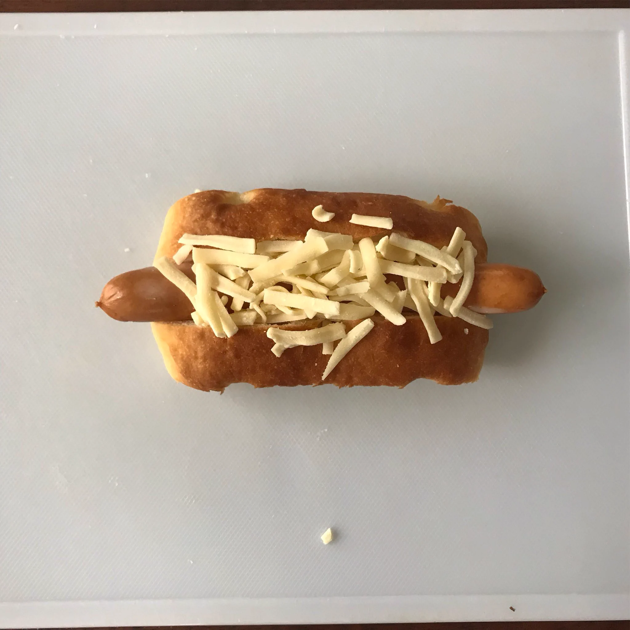 すごく簡単に作れるから朝食にぴったりかも！フォカッチャチーズドッグの作り方！
