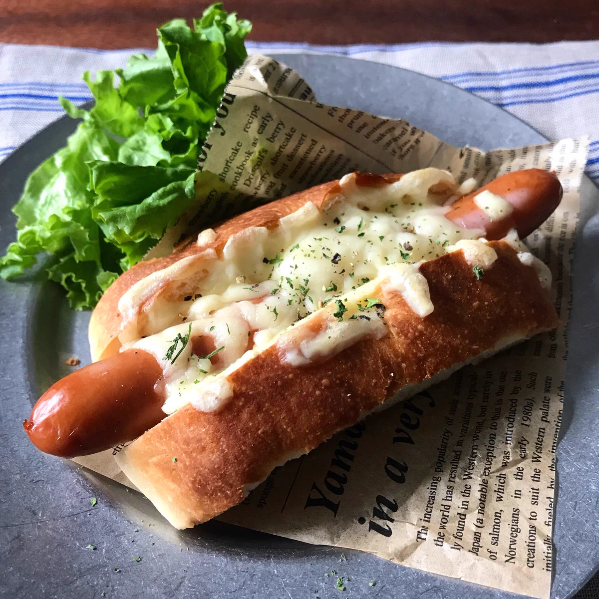 すごく簡単に作れるから朝食にぴったりかも！フォカッチャチーズドッグの作り方！