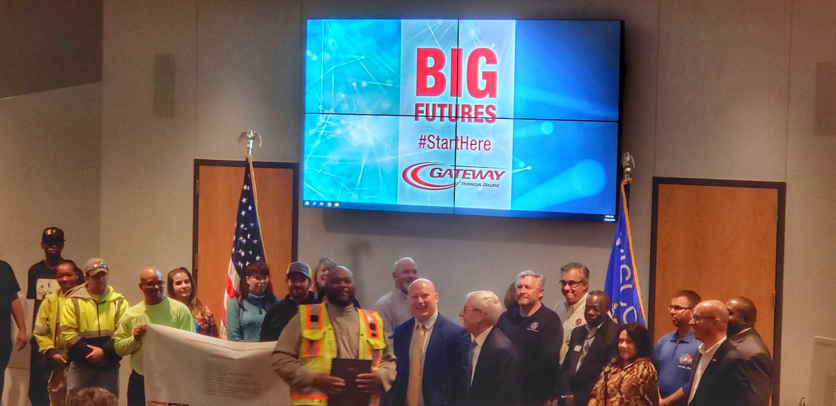 Joe_Fullington's tweet photo. @gatewaytech Graduating class from the Gilbane safety courses Governor Evers helped celebrate @AlbrechtBryan https://t.co/pOhWs2FZWy