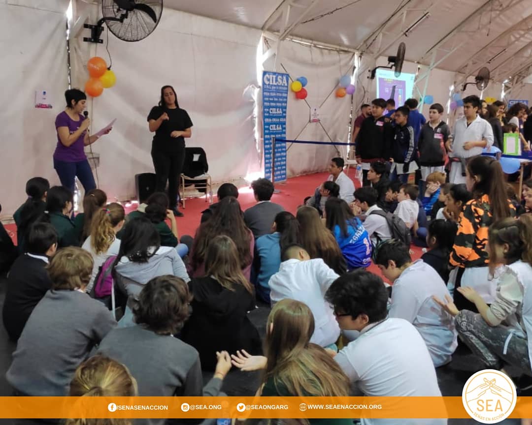SEAONGARG's tweet photo. 3° Edición del concurso de App accesibles de  @cilsaong  con intérpretes de Lengua de Señas Argentina #primeravezhaylsa #lenguadeseñas #lenguadeseñasargentina #señasenaccion @sea.ong #inclusion  #cuento #comunicacion #personas #puentes https://t.co/DYLegFoysW