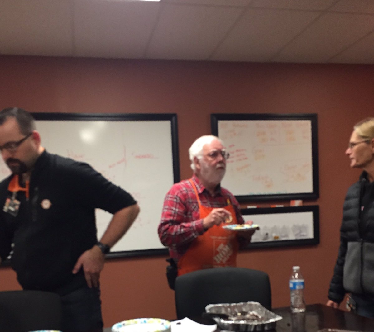 Lunchtime at 4502  storeside and Met #metpartnershipatitsbest. Thanks for all you do, and a great BBQ <a href="/Darren1216/">Darren Donovan</a> @CrystalDeFelic1 <a href="/marantes1/">Marcelo Arantes</a> <a href="/4502Hd/">Rutland HD 4502</a>