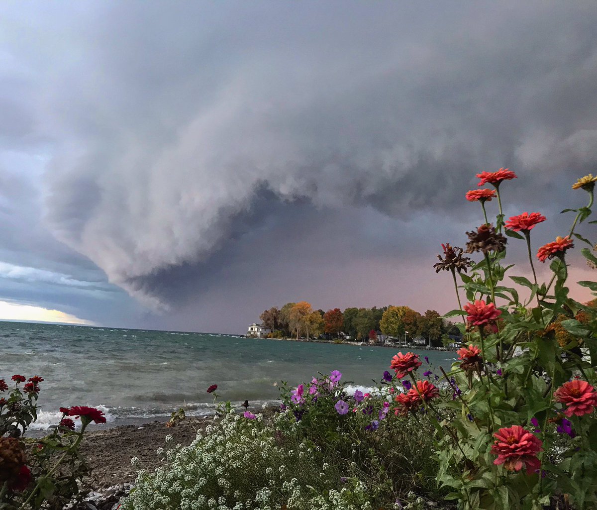 Nicole St. John (@stjohn_n) on Twitter photo RT <a href="/fishinniagara/">Denis Kreze</a>: Conditions change quick out here <a href="/LakeErieNorth/">LakeErie ♀</a> <a href="/weathernetwork/">The Weather Network</a> <a href="/ToddSantos4/">Todd Santos</a> #lake_erie #onstorm RT <a href="/fishinniagara/">Denis Kreze</a>: Conditions change quick out here <a href="/LakeErieNorth/">LakeErie ♀</a> <a href="/weathernetwork/">The Weather Network</a> <a href="/ToddSantos4/">Todd Santos</a> #lake_erie #onstorm