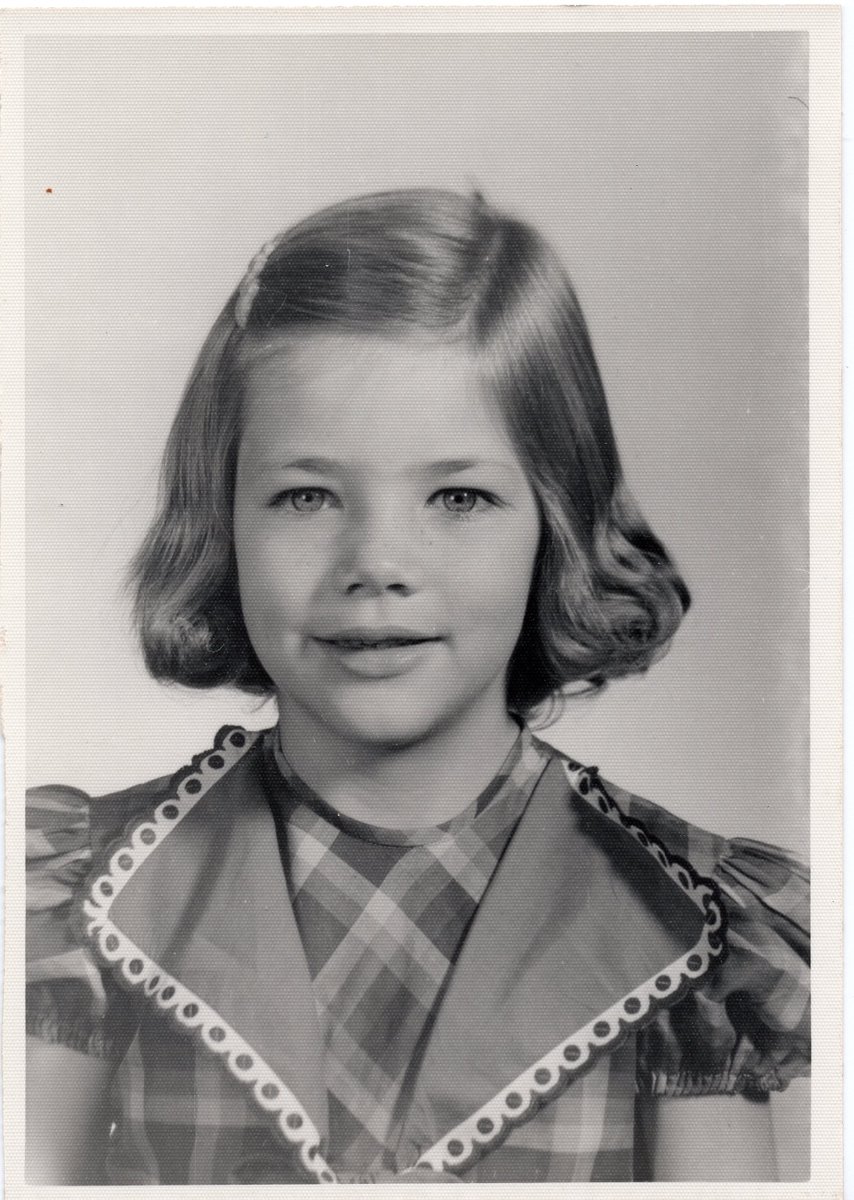 Elizabeth Warren's elementary school photo.