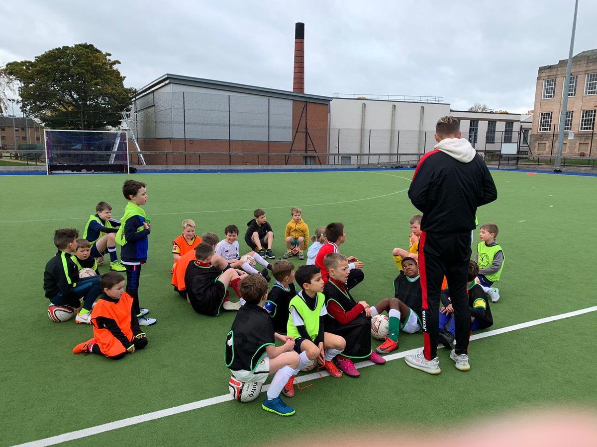 ffwdcoaching's tweet photo. So that was day 2 of our camp @GWC_Galleon ! We’ve been lucky with the weather and had a load of time outside today - tomorrow it’s @hexagolsport4all challenge time!! #Hexagol #kickboardchallenge #octobercamp #footforwardcoaching https://t.co/uvLt1EY3sv