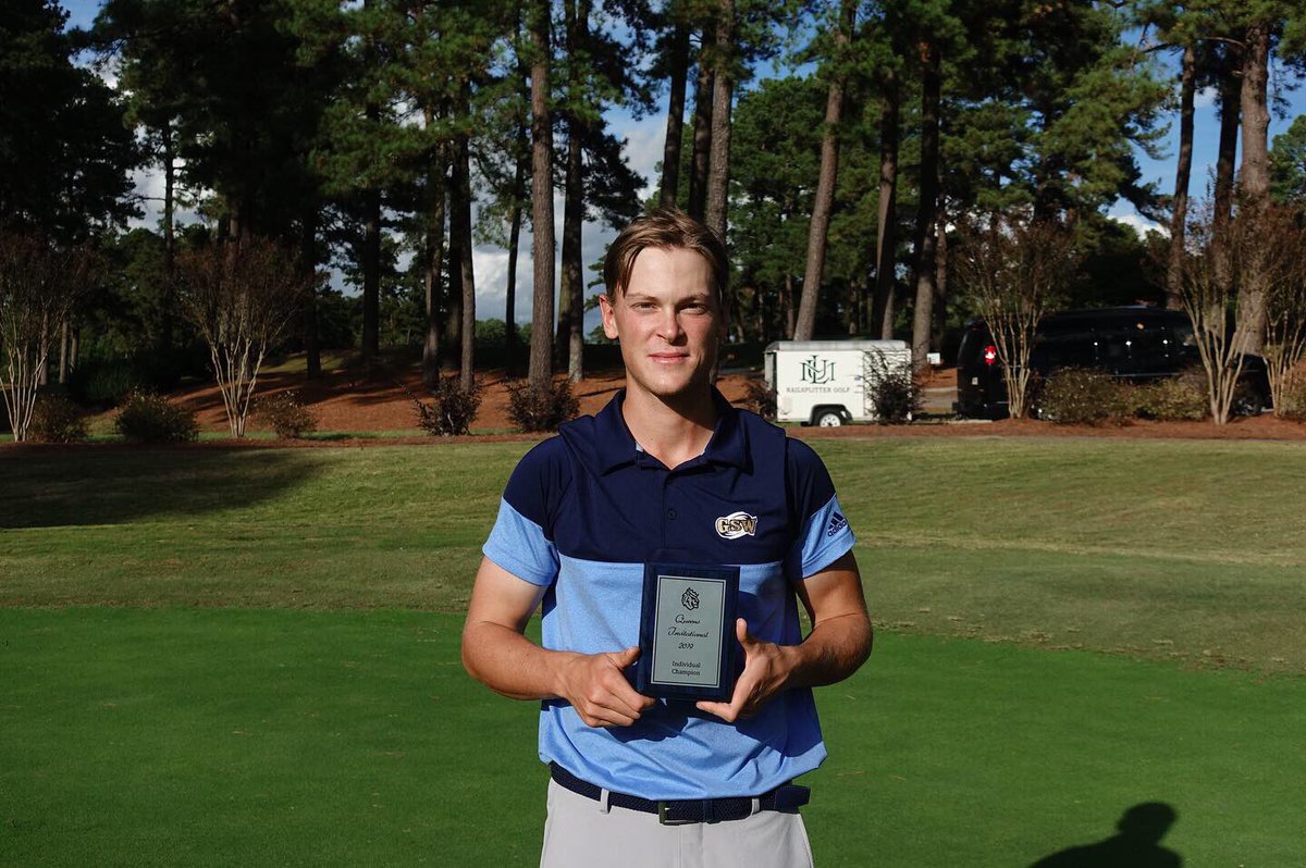 Good to cap off the year with a third W🏆🏆🏆
1-1-7-1 to start senior year💪