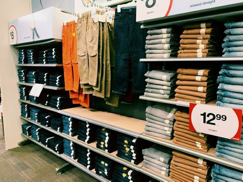 KrissiValentin's tweet photo. Our NEW VM Gabby. @T1281  absolutely crushing those standards on her jeans wall!  #Getitonthefloor #Howdoyoufold #targetVM #fillthefloor  #worksomewhereyoulove #wegotthis @ChongJanira @EmilyF_T1281 @laobrien924 @target_marcy @KatieMcG2180 @Djoumbarry https://t.co/h37iwOu8Rd