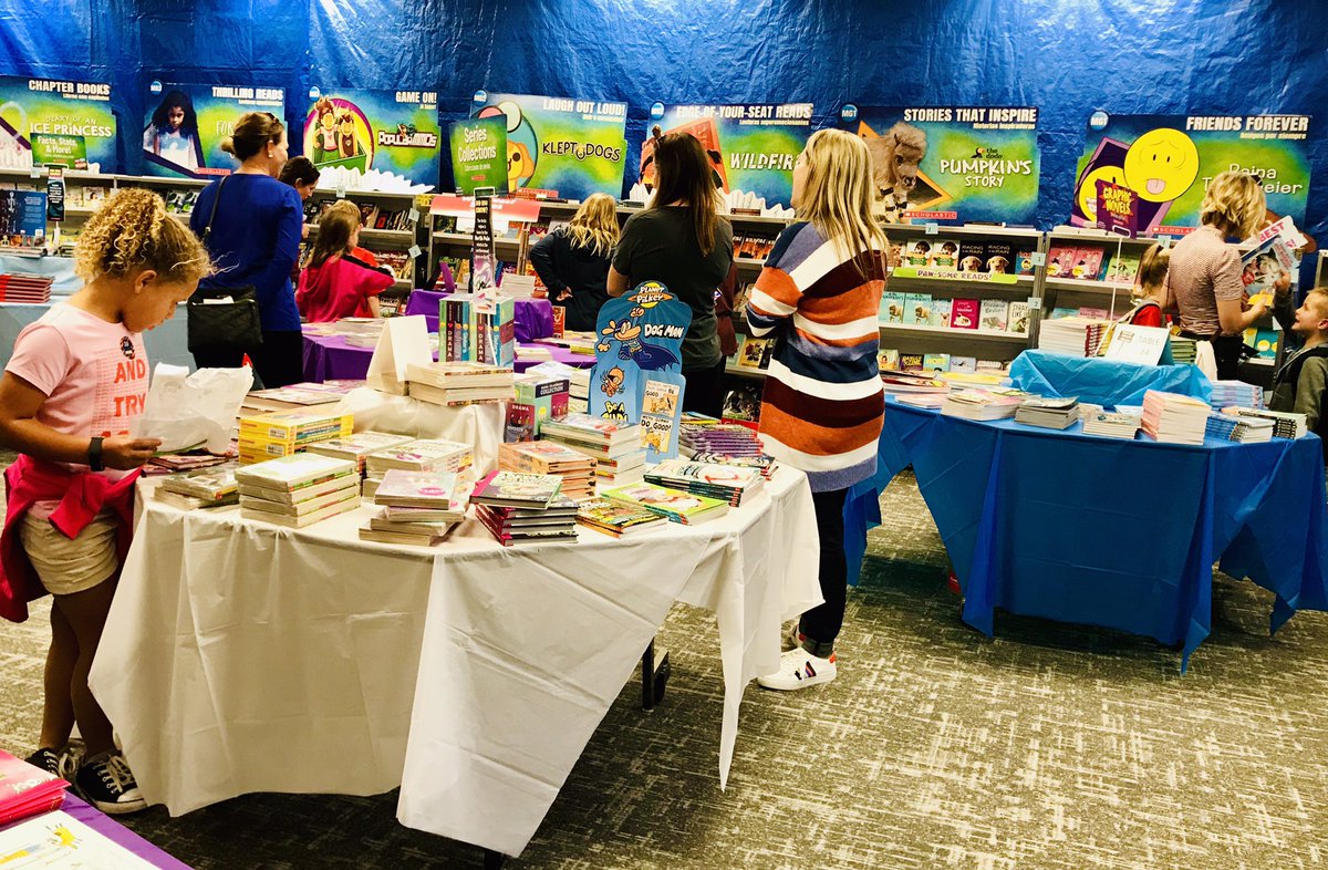 MsGreenReads's tweet photo. @IsbellPride families are having a great time shopping together at the @Scholastic Book Fair this week! #snowmuchtoread #IsbellReads https://t.co/RQP8lbawEs