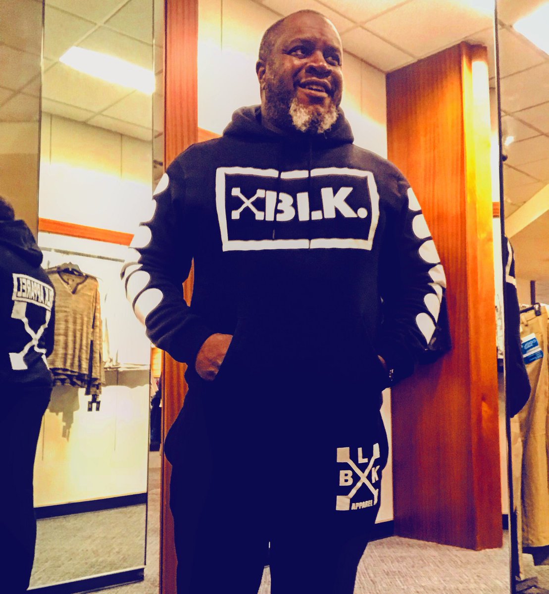 BLKApparelNYC's tweet photo. It’s getting chilly, stay warm with our cozy #outerwear. #bestofstreetwear #blkapparel #beststreetoutfit #outfitgrid #fitrotation #streetwearfits #hypestyle #insaneoutfits #visualart #modernnotoriety #outfitboy #pauseshots #simplefits #hoodie #streetbeast #streetwearaddicted https://t.co/rTZ4ZCbOMZ