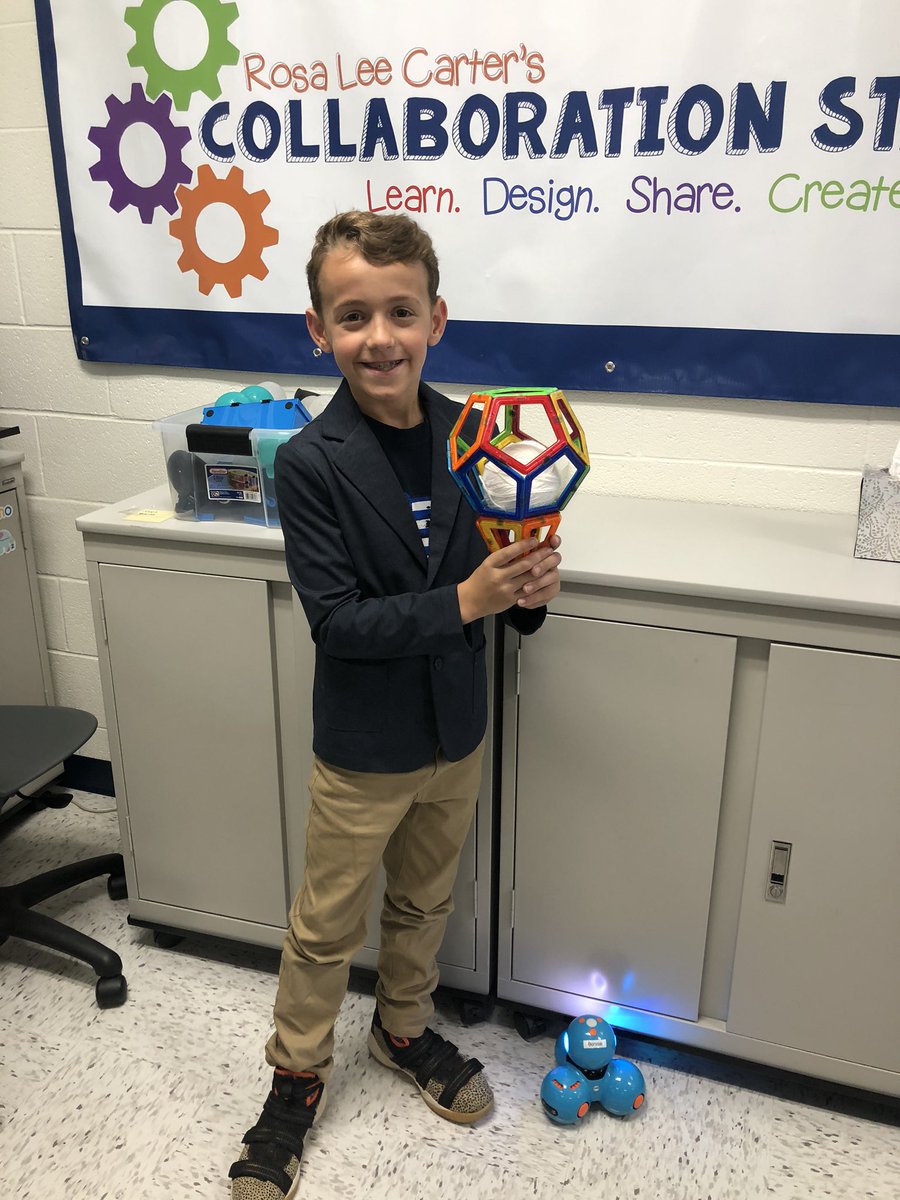 Makerspace time in CoLab! 🧠💡#rlc20 <a href="/RLCPrincipal/">Diane Insari</a> <a href="/RLC_Coyotes/">Rosa Lee Carter ES</a>