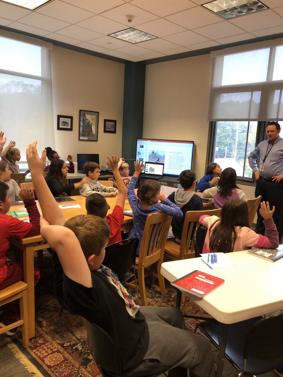 @ARPanthers spent some time at @MahopacLibrary today exploring resources and artifacts to learn more about the awesome town they live in 😊👍#historyofmahopac #historyisFUN 
@TZiegelhofer @donwildman