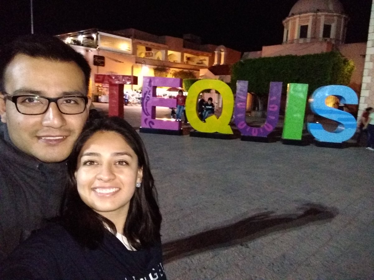sunnydr_'s tweet photo. Es que... lo extraño ☹️ Me urge llegar a casa y encontrarme con sus besos https://t.co/LYQf8a5fvr