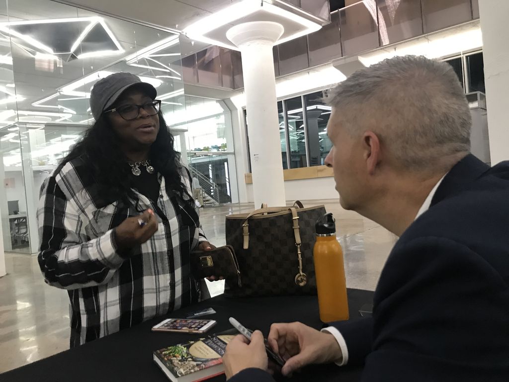 StrongTowns's tweet photo. One of our new favorite people, Consuella, tells Chuck about her vision to bring a South Bend neighborhood back from decline. What does she plan to call her project? Suellaville. ❤️ #StrongAmericaTour #HumansOfStrongTowns https://t.co/wvu9CFZF7L