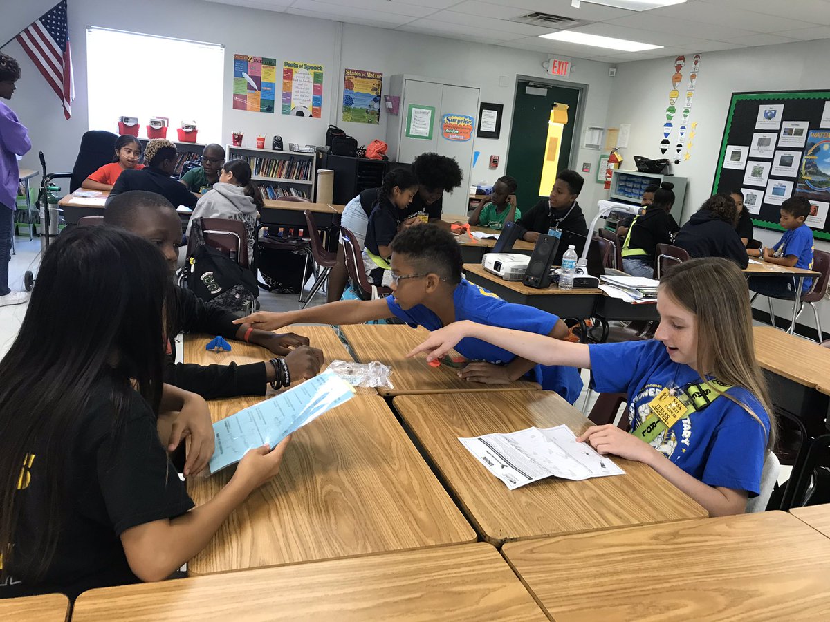 Nee5th's tweet photo. Science Eye is back again for our annual Rocket Rally activity where students become rocket scientists and learn about force and motion🚀#Scienceeye #rockets https://t.co/uuurxF8LqL