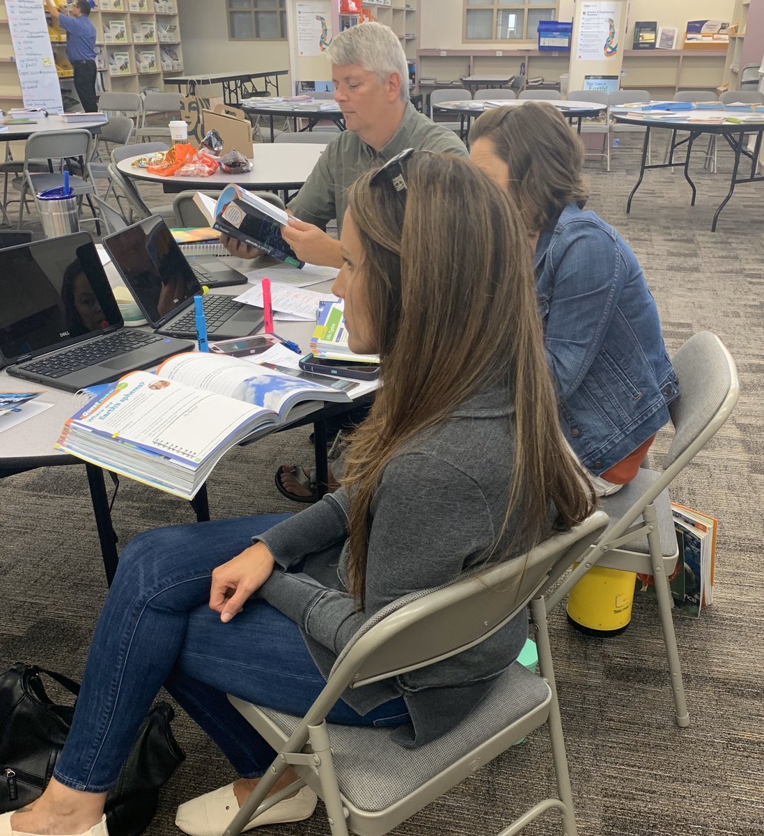 ShellieSantos2's tweet image. Thank you to these awesome K-5 teachers for prescreening science curriculum. Your colleagues will thank you! @RudyChem @TurlockUSD